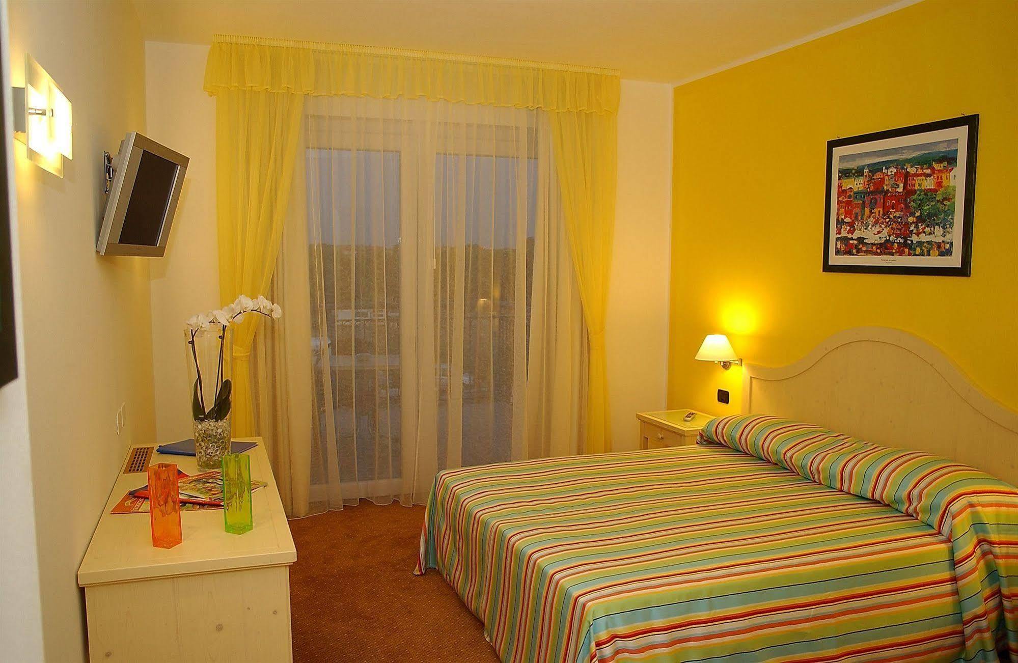 Hotel Bella Italia Peschiera del Garda Extérieur photo